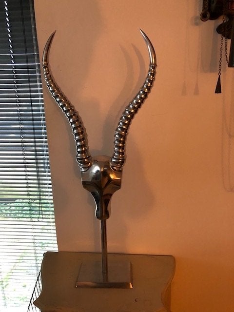 Aluminium dierenschedel skull op voet zilverkleurig deco, Ophalen, Zo goed als nieuw, Zilver, Metaal