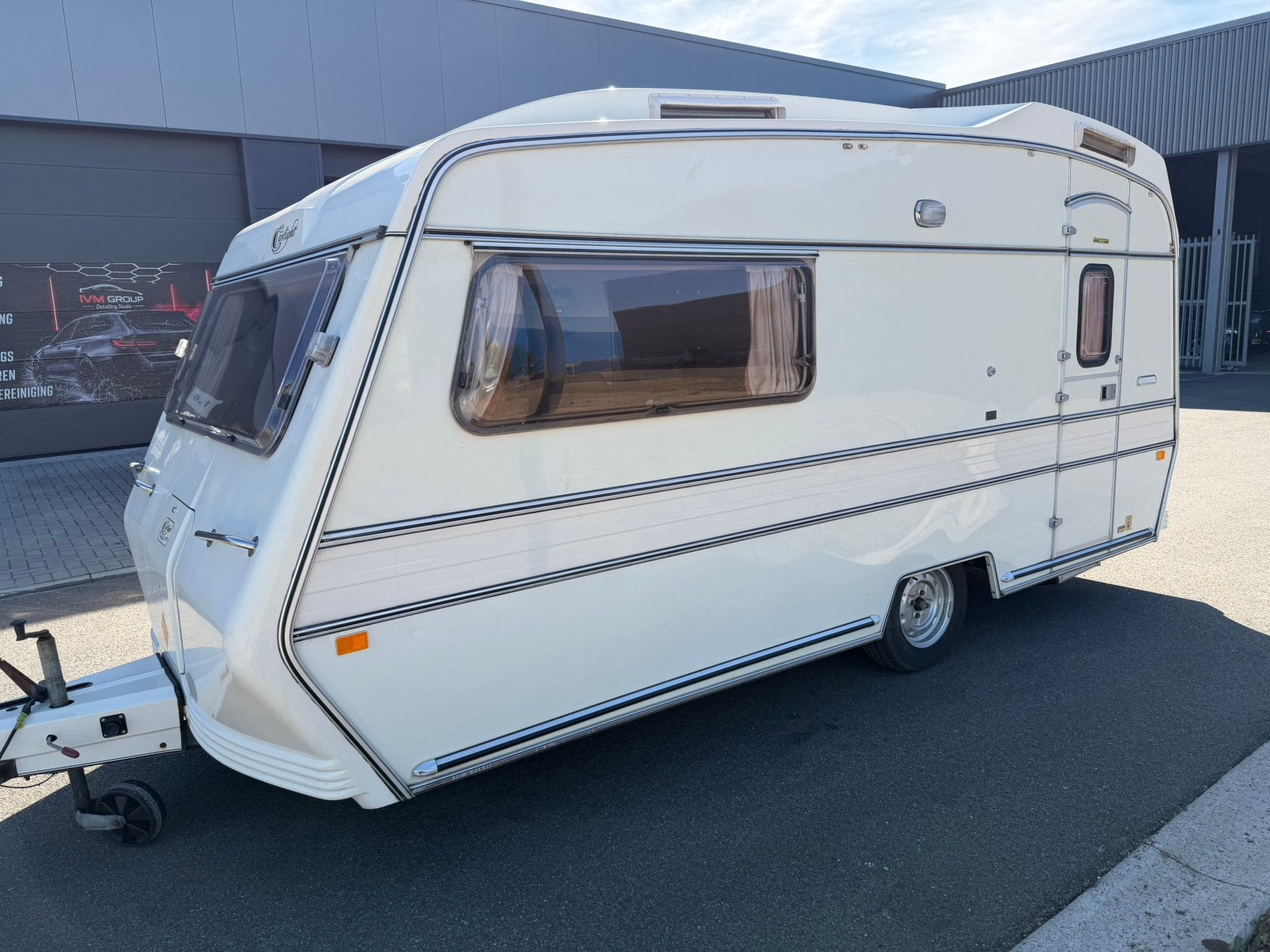 Carlight 46, Engelse topcaravan, Caravans en Kamperen, Tot en met 2, Bedrijf, Treinzit, 750 - 1000 kg