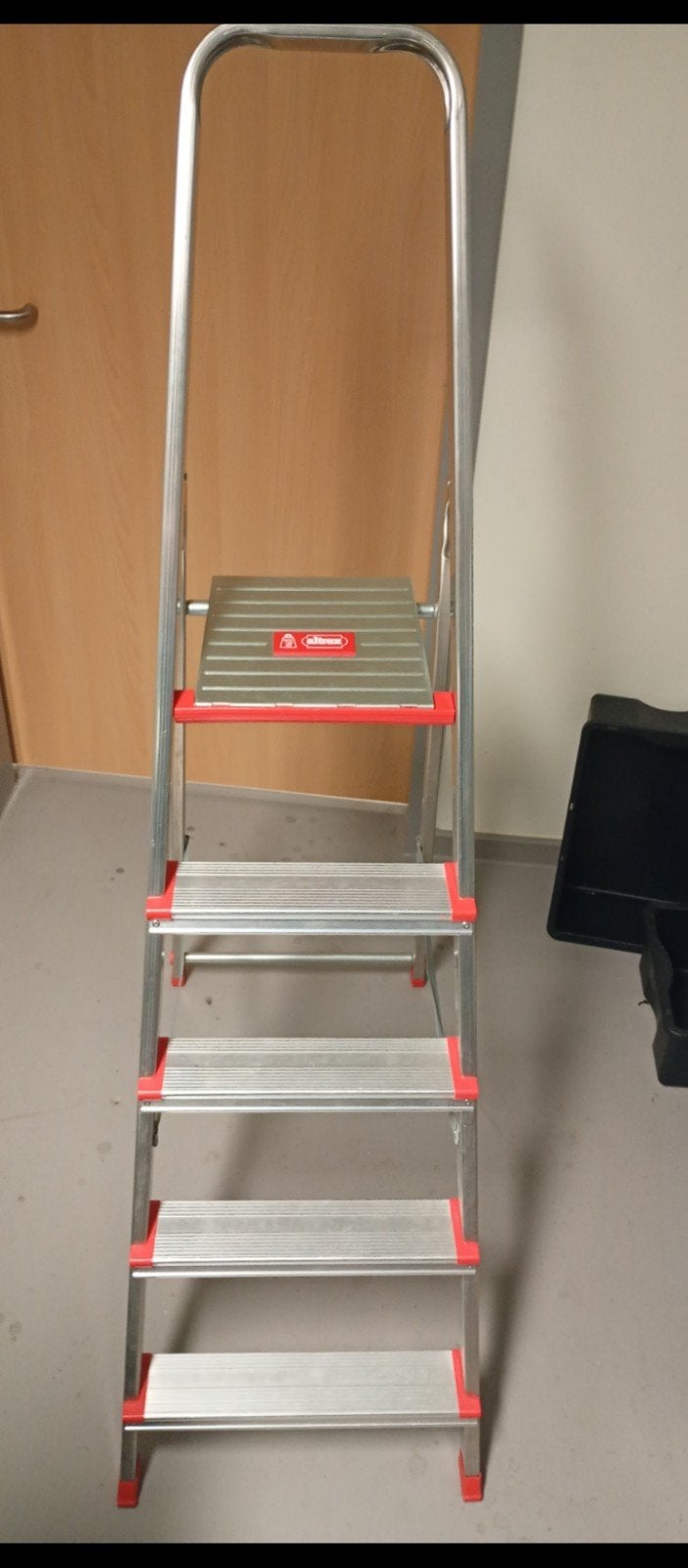Altrex Trap - Zo goed als nieuw, Doe-het-zelf en Verbouw, Ladders en Trappen, Trap, Ophalen of Verzenden, Zo goed als nieuw, Opvouwbaar of Inschuifbaar
