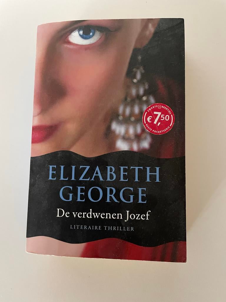 Elizabeth George - De verdwenen Jozef (Literaire thriller), Ophalen of Verzenden, Zo goed als nieuw, Nederland