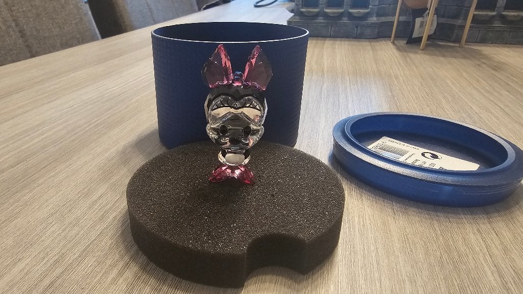 Swarovski Disney Cutie Minnie Mouse! NIEUW!, Ophalen of Verzenden, Nieuw, Figuurtje