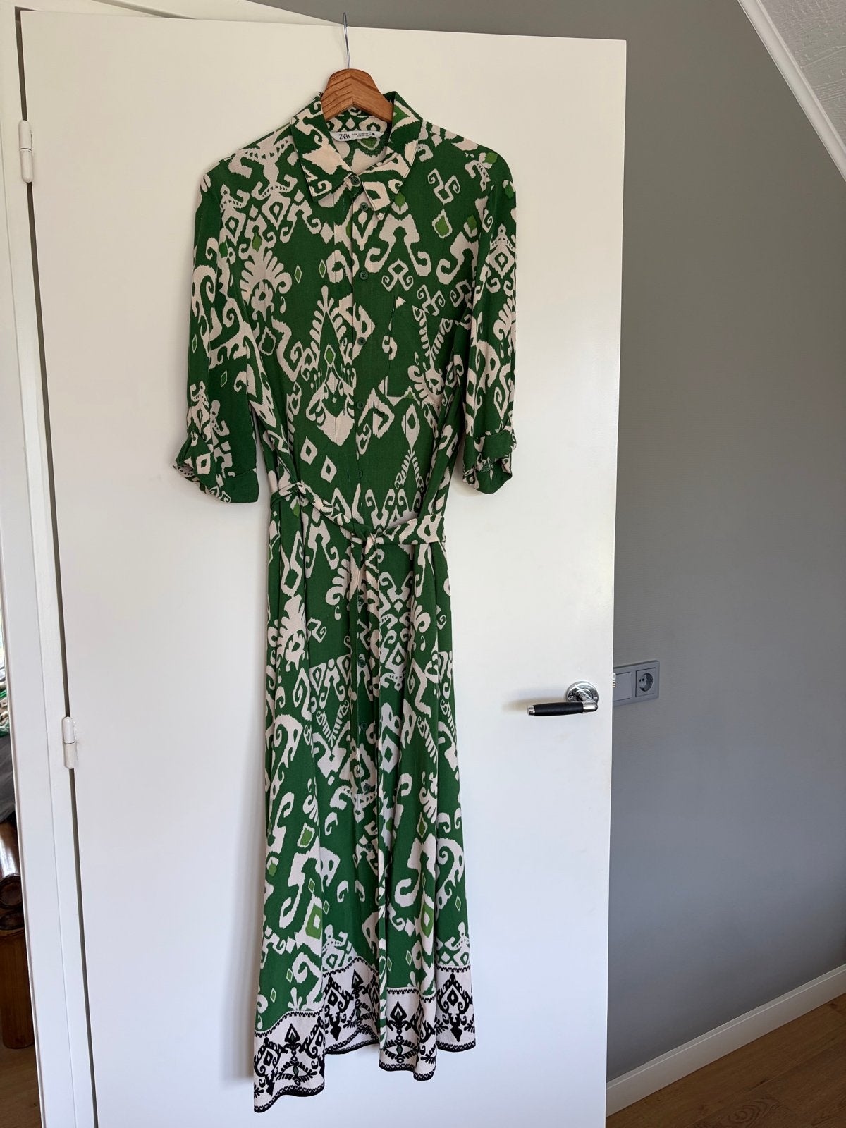 Zara Groene Jurk met Print - Maat M, Maat 38/40 (M), Ophalen of Verzenden, Zo goed als nieuw, Onder de knie