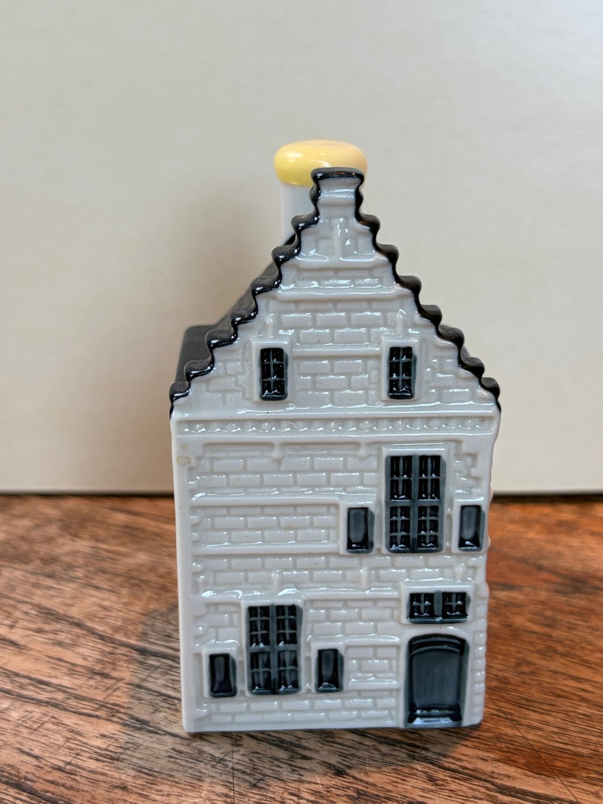 KLM huisje 82 Bols Delfts Blauw ‘Huys op de Jeker’Maastricht, Ophalen of Verzenden, Zo goed als nieuw