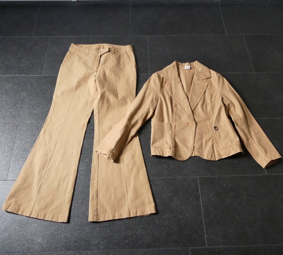 Kostuum blazer jasje en broek camel bruin maat 40 42, Kleding | Dames, Maat 38/40 (M), Kostuum of Pak, Bruin, Ophalen of Verzenden