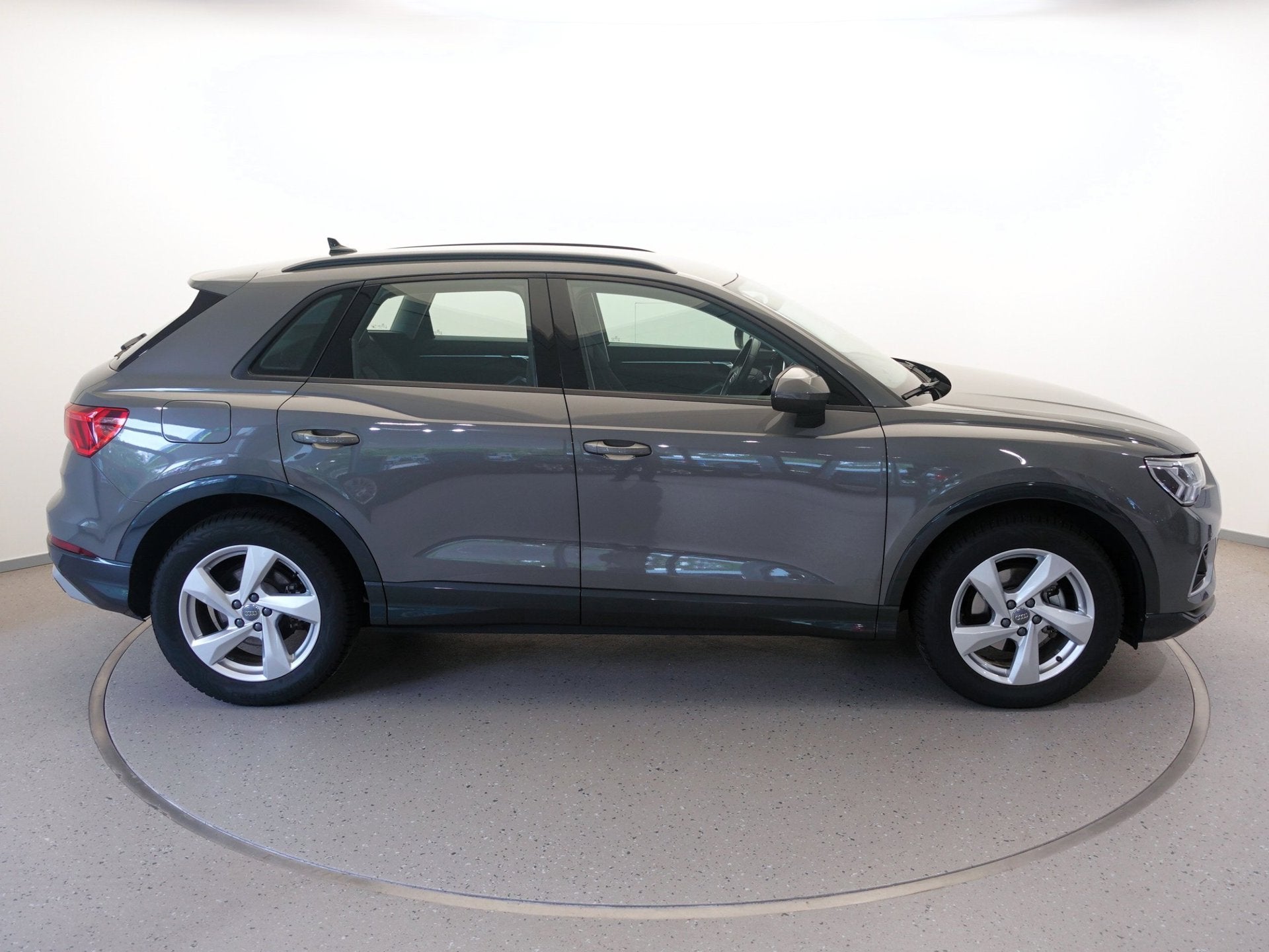 Audi Q3 1.5-16V TFSi 150pk MHEV 58dkm! ProLine Business AUTO, Auto's, 12 maanden, Stof, 4 cilinders, 1505 kg