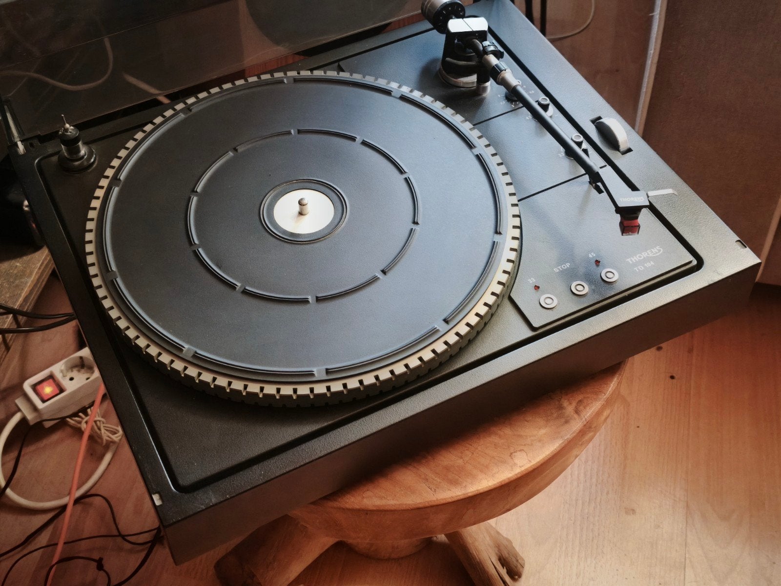 Vintage Thorens TD 104 platenspeler, Ophalen, Gebruikt, Thorens, Pitch-regelaar