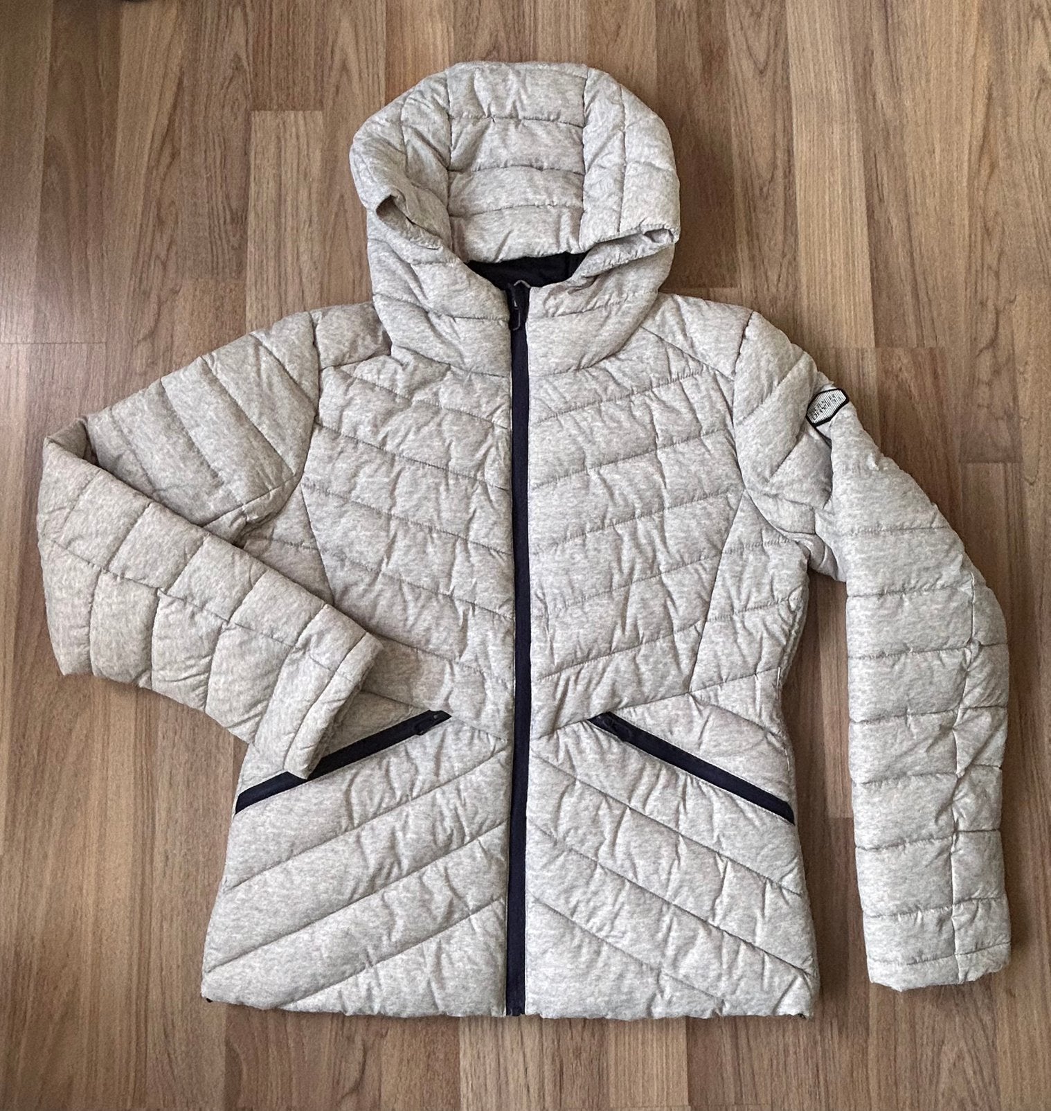Superdry winterjas maat 40, Ophalen, Zo goed als nieuw, Maat 38/40 (M), Grijs