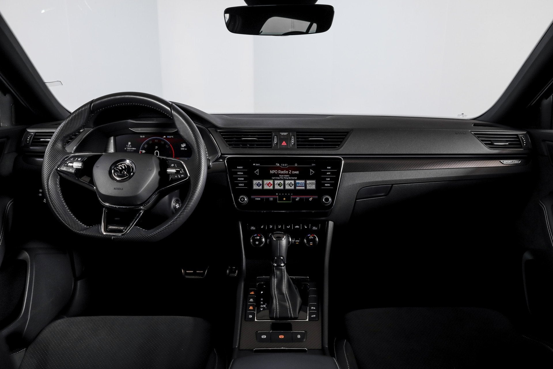 Skoda Superb Combi 1.4 TSI iV Sportline Business | Dig. Cock, Euro 6, 4 cilinders, 1668 kg, Hybride Elektrisch/Benzine