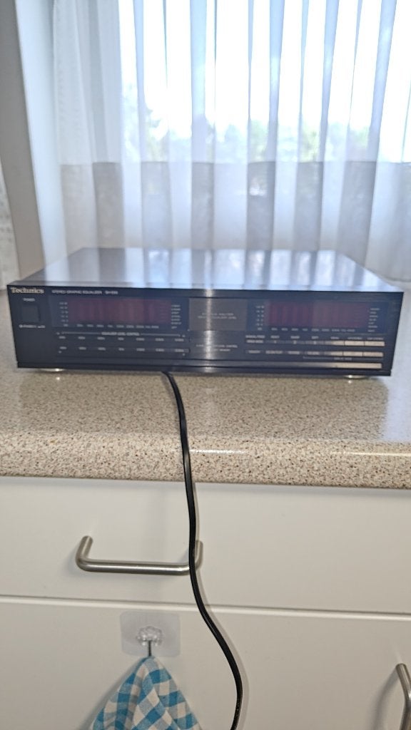 Technics Equalizer SH-E65, Zo goed als nieuw, 120 watt of meer, Stereo, Ophalen