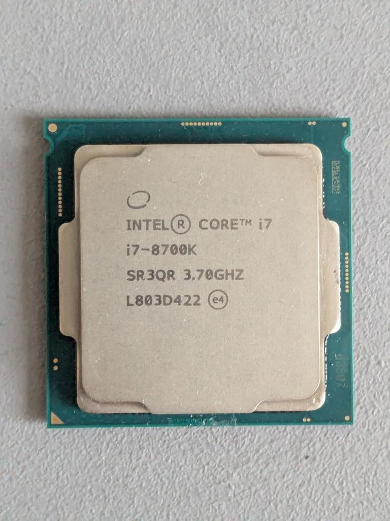 Intel Core i7-8700K - 6 cores / 12 threads - getest werkend, Computers en Software, Processors, Zo goed als nieuw, 6-core, 3 tot 4 Ghz