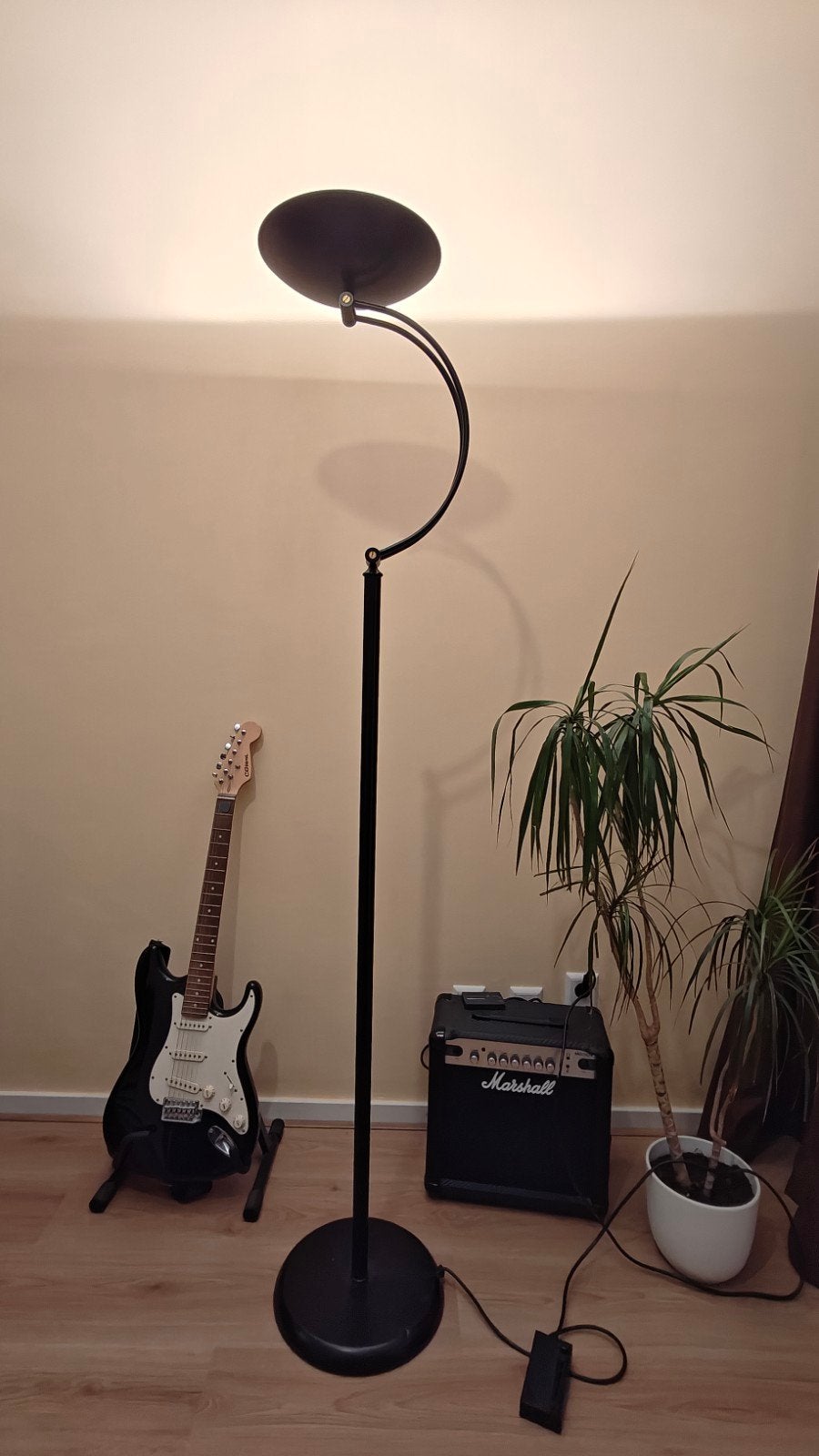 Zwarte vloerlamp met dimmer, Ophalen, Gebruikt, Overige fittingen, Metaal