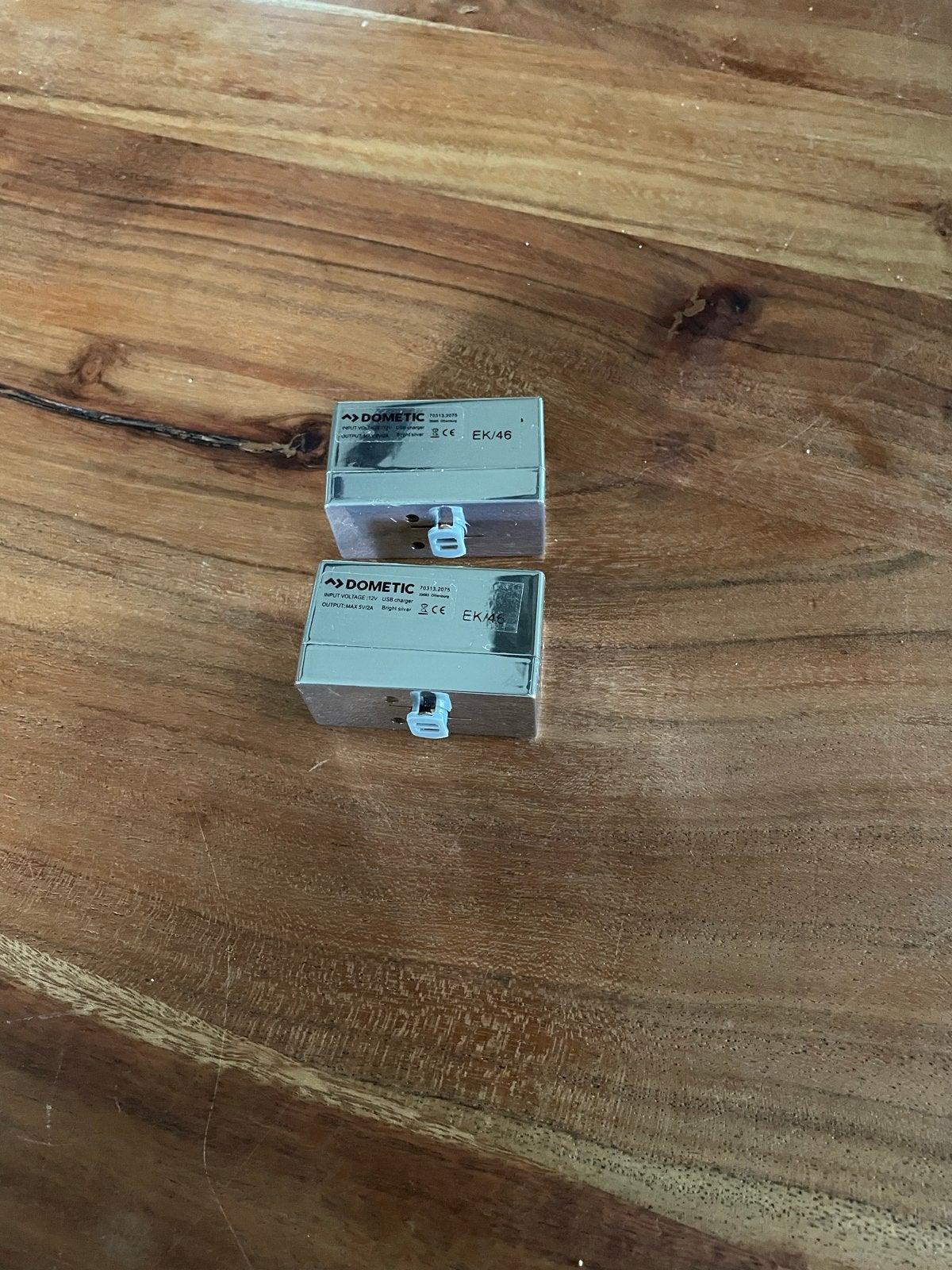 2x Dometic USB-oplader 12V naar 5V/2A, Ophalen, Gebruikt