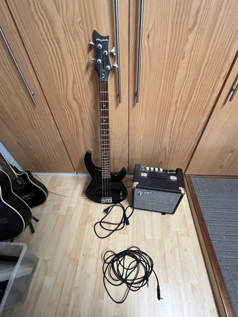 BASGITAAR MET VERSTERKER, Ophalen, Gebruikt, Elektrisch