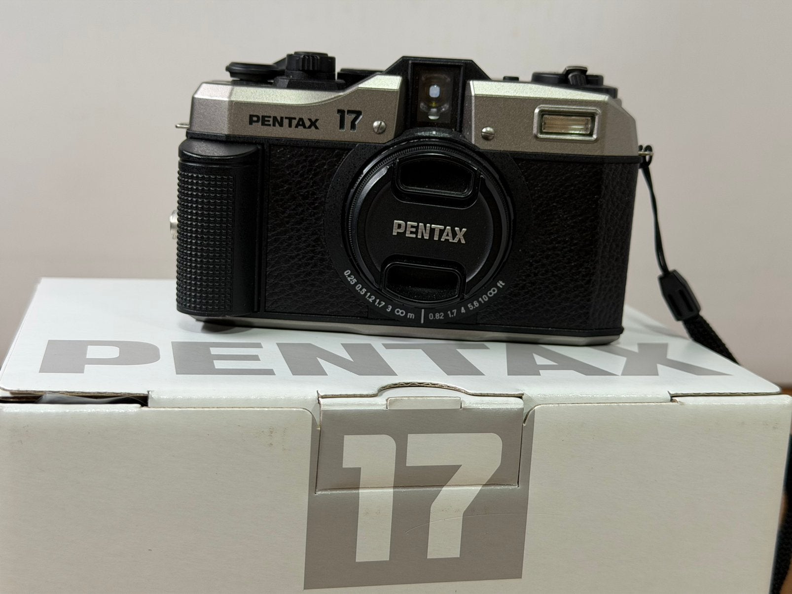 Pentax 17 half-frame camera, Ophalen of Verzenden, Zo goed als nieuw, Compact, Pentax