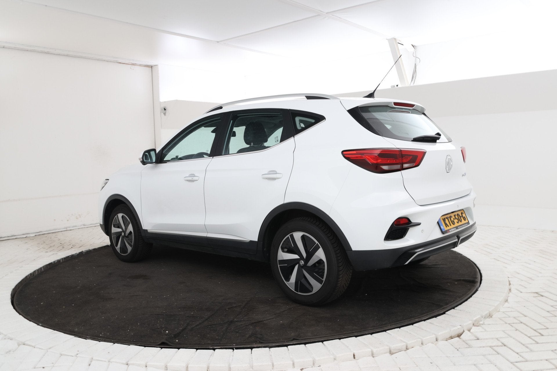 MG ZS EV MG EV Long Range Luxury 70 kWh Panorama, 360 camera, Gebruikt, Met garantie (alle), ZS, Zwart