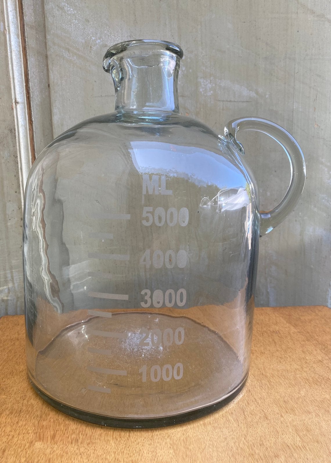 Glazen laboratoriumfles met een maataanduiding tot 5000 ml., Ophalen of Verzenden