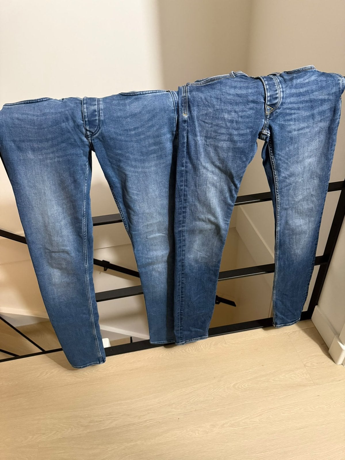 2 Spijkerbroeken merk Hallinger, Ophalen of Verzenden, Zo goed als nieuw