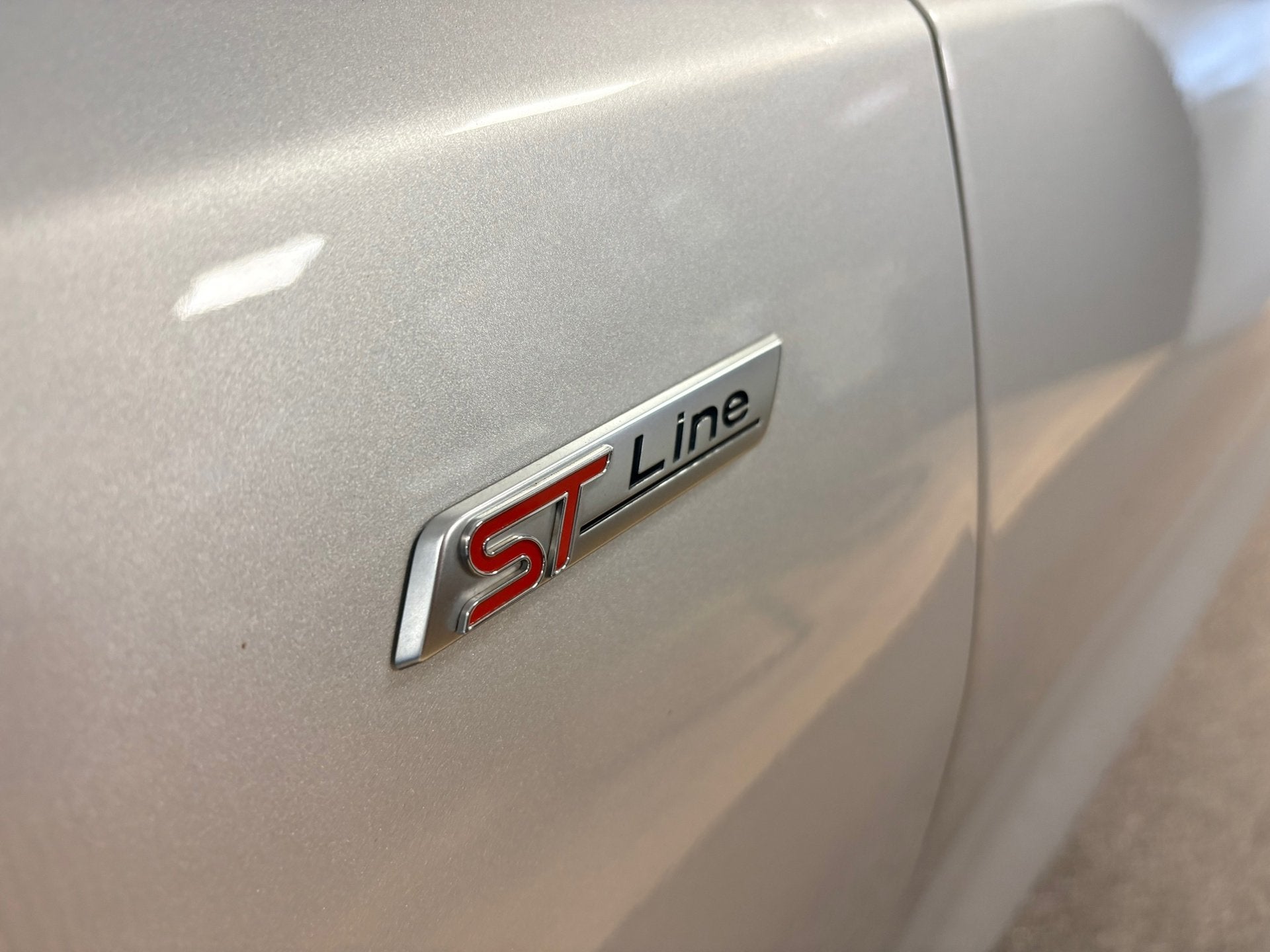 Ford FOCUS 1.0 EcoBoost Hybrid ST Line / automaat / stuur en, 12 maanden, 1337 kg, Bedrijf, 690 kg