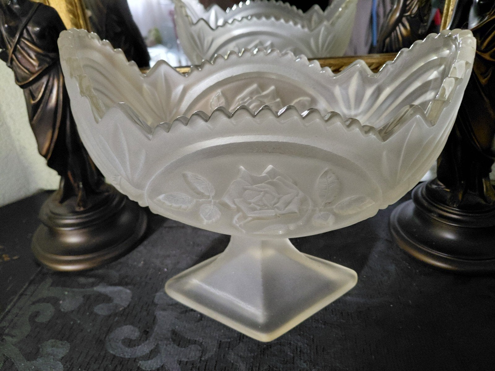 Vintage matte glazen schaal met rozenmotief, Antiek en Kunst, Ophalen of Verzenden