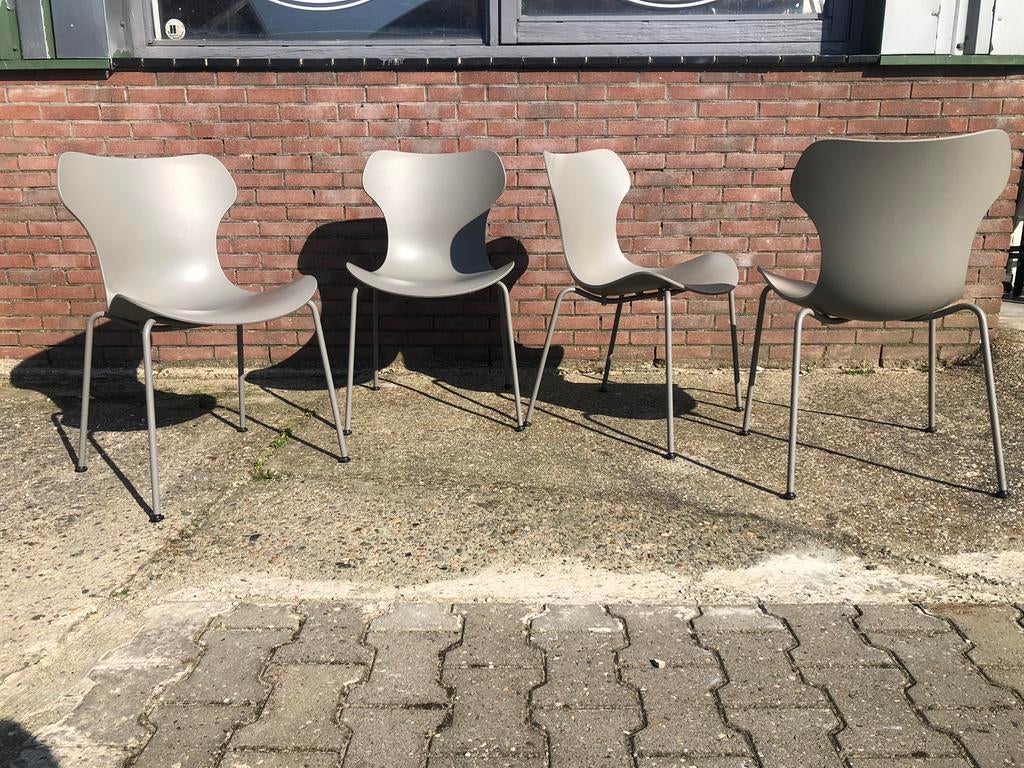 B&B Italia 4 x stoelen Shell Naoto Fukasawa binnen/buiten, Ophalen, Zo goed als nieuw, Stapelbaar