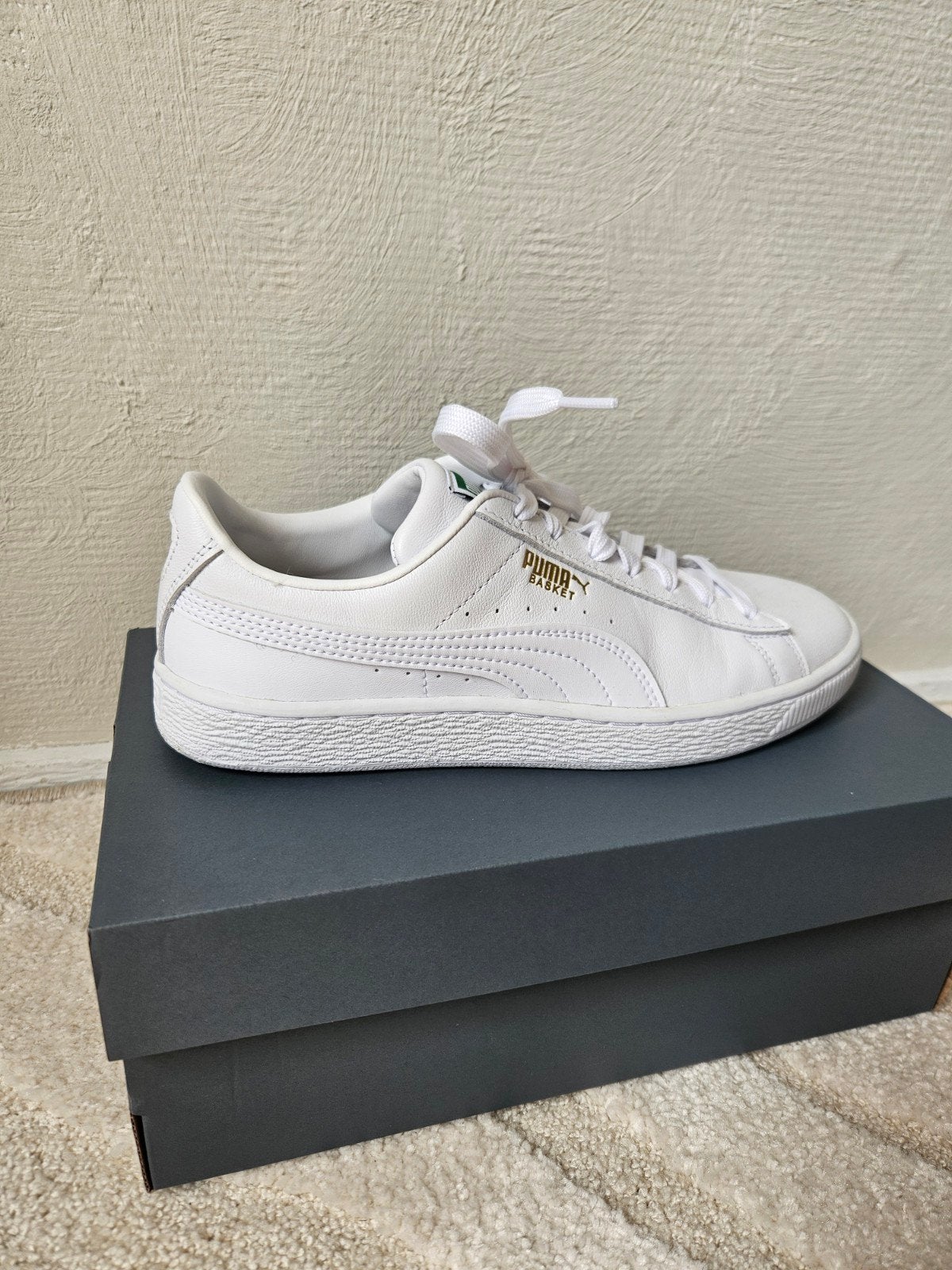 Puma Basket Triple White 374923-01, Ophalen of Verzenden, Zo goed als nieuw, Wit, Sneakers of Gympen