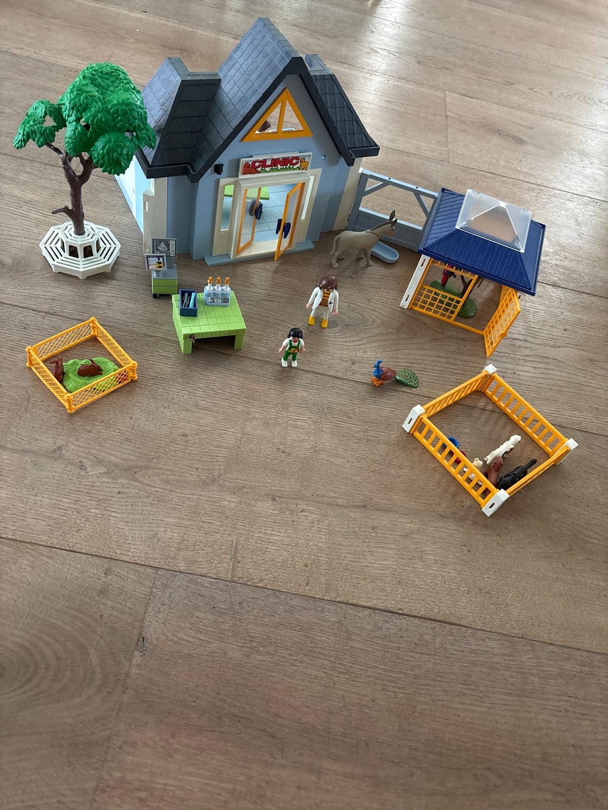 Playmobil Dierenkliniek met veel dieren en accessoires, Ophalen, Gebruikt, Jongen of Meisje