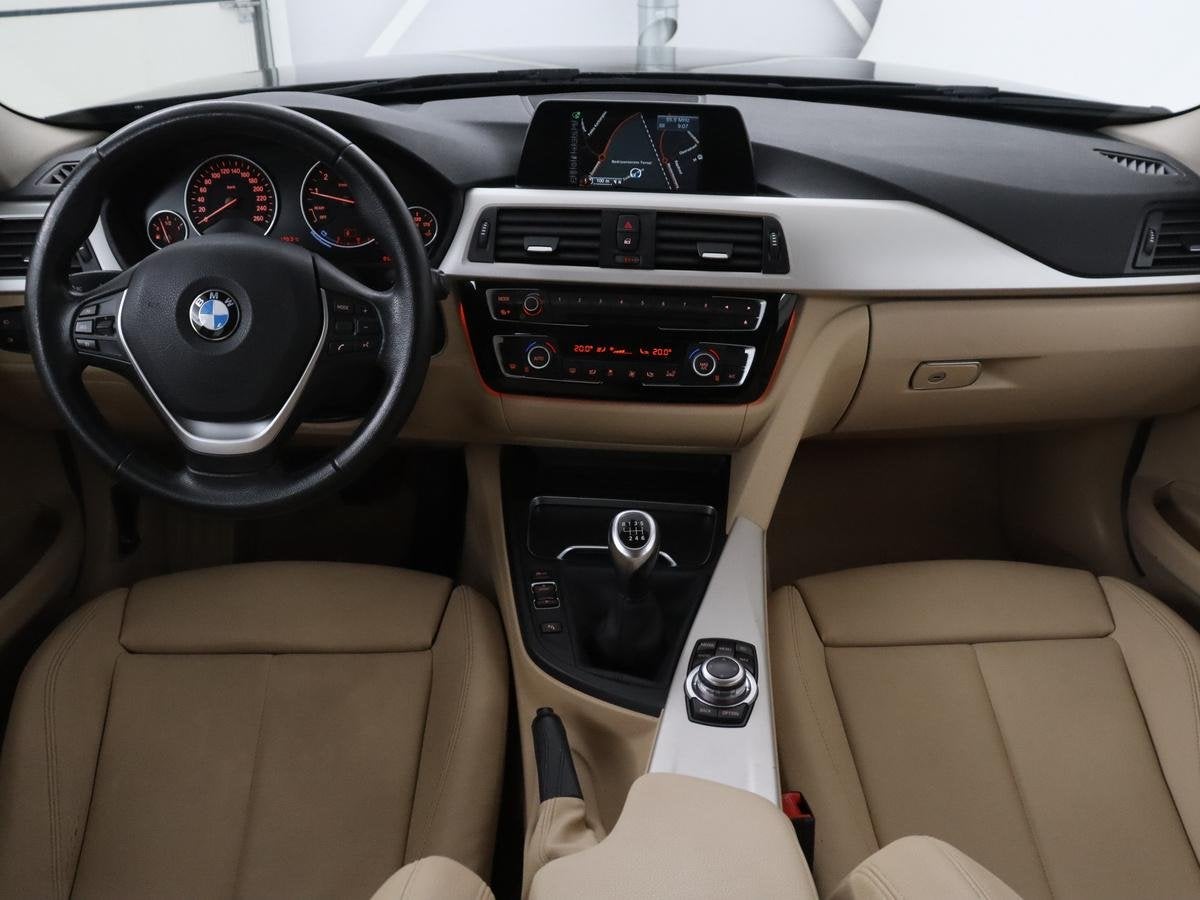 BMW 3-serie Touring 318i Centennial Executive | Panoramadak, Gebruikt, 1445 kg, Origineel Nederlands, Handgeschakeld