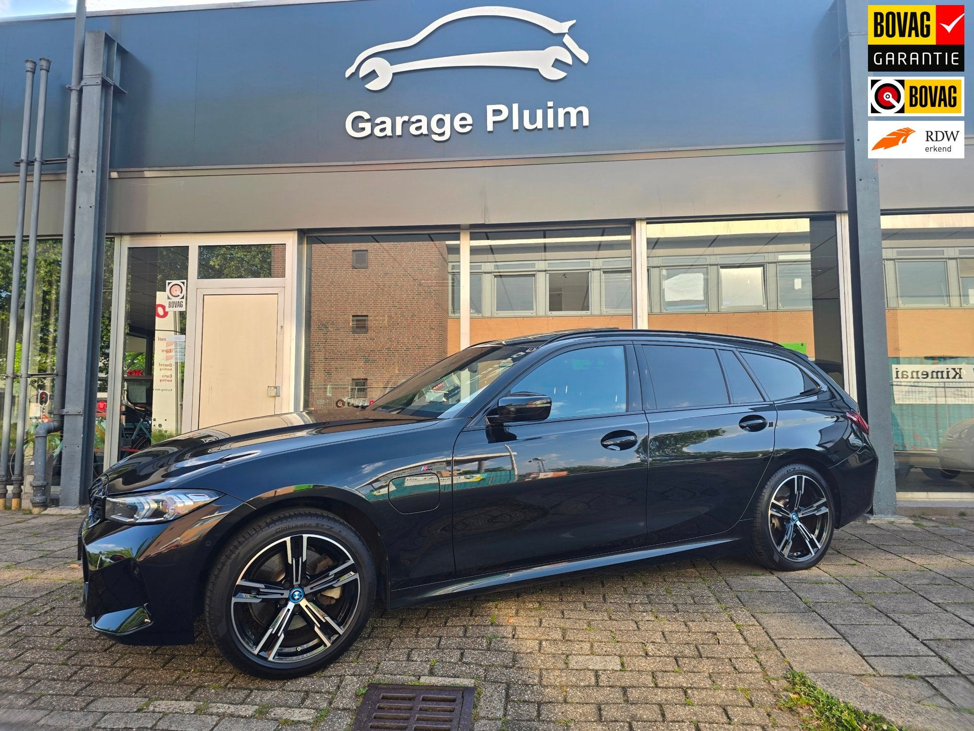 BMW 3-serie Touring BMW 330e Touring LCI M-Sport Pano/Headup, Auto's, 1998 cc, Gebruikt, Euro 6, Zwart