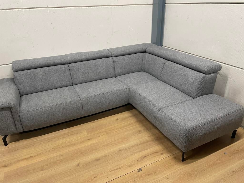 Mooie luxe grijze hoekbank met hoofdsteunen - GEREINIGD!!!, Huis en Inrichting, Banken | Bankstellen, Ophalen, 250 tot 300 cm