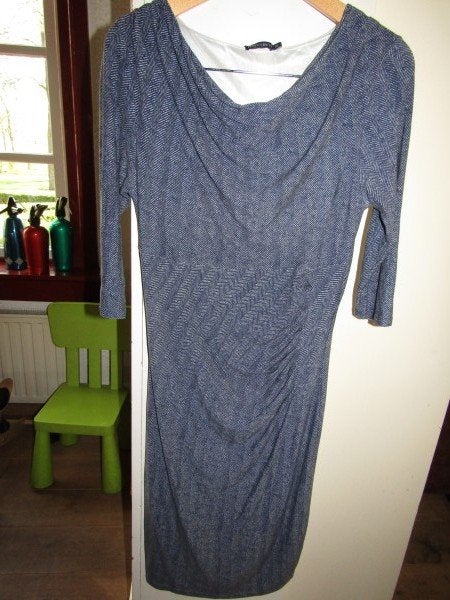 F1515 QUESTION? mt XL jurk donkerblauw visgraat tricot, Maat 46/48 (XL) of groter, Zo goed als nieuw, Knielengte, Question