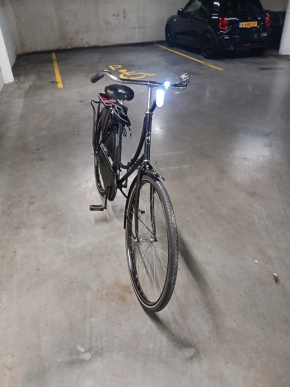 Te koop net als nieuw zwart Omafiets Nostalgia 28 inch, 56 cm of meer, Ophalen, Zo goed als nieuw