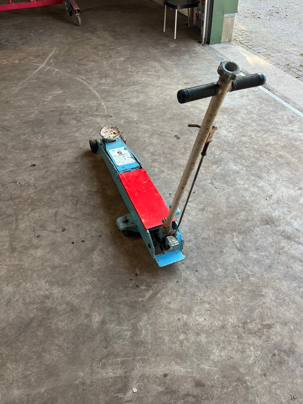 Hydraulische garage krik 5000 kg, Ophalen, Gebruikt, Hydraulisch, Garagekrik
