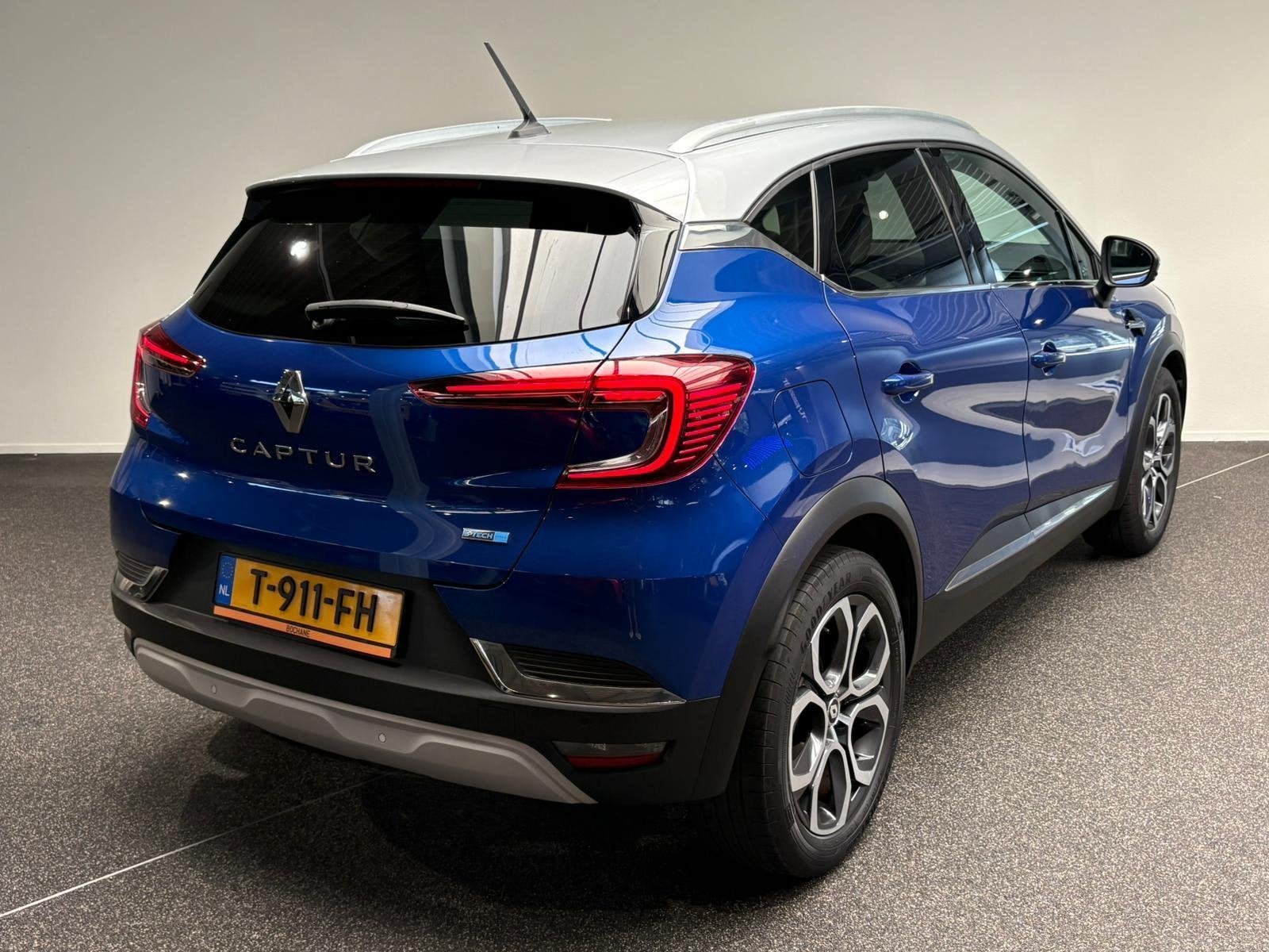 Renault Captur 1.6 E-Tech full hybrid 145 techno | Camera |C, Gebruikt, Blauw, Leder en Stof, Bedrijf