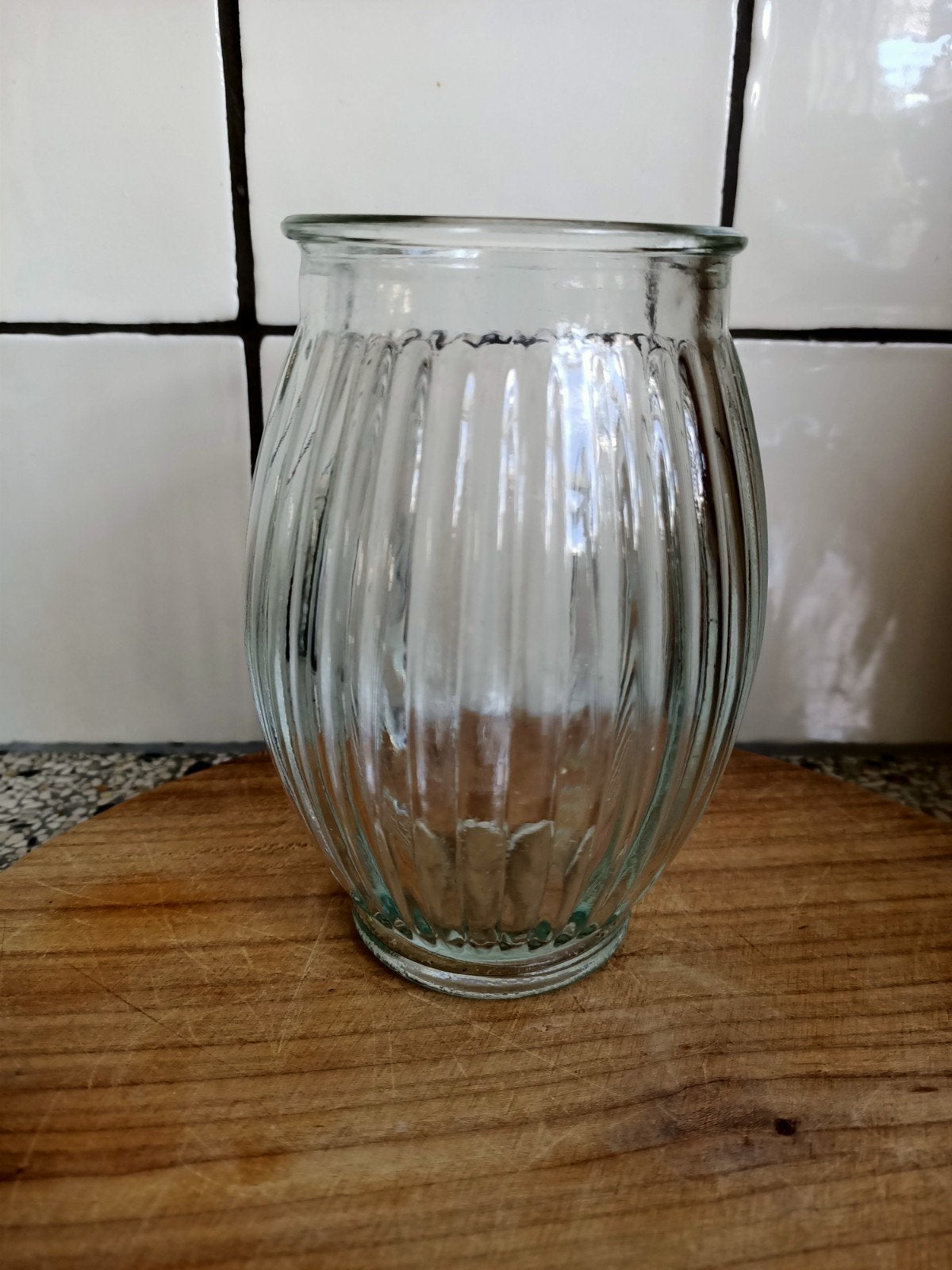Geribbeld vaasje van glas., Ophalen of Verzenden, Zo goed als nieuw, Glas