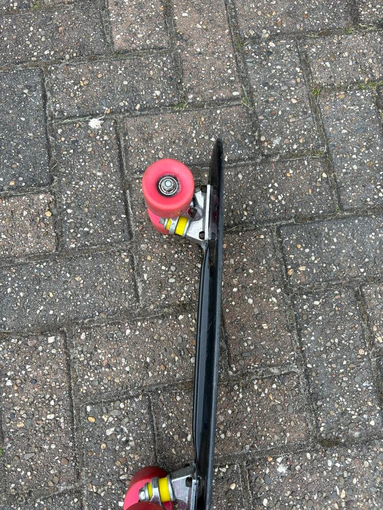 SWASS Vinyl Cruiser Skateboard - Zwart met rode wielen, Ophalen, Zo goed als nieuw, Skateboard
