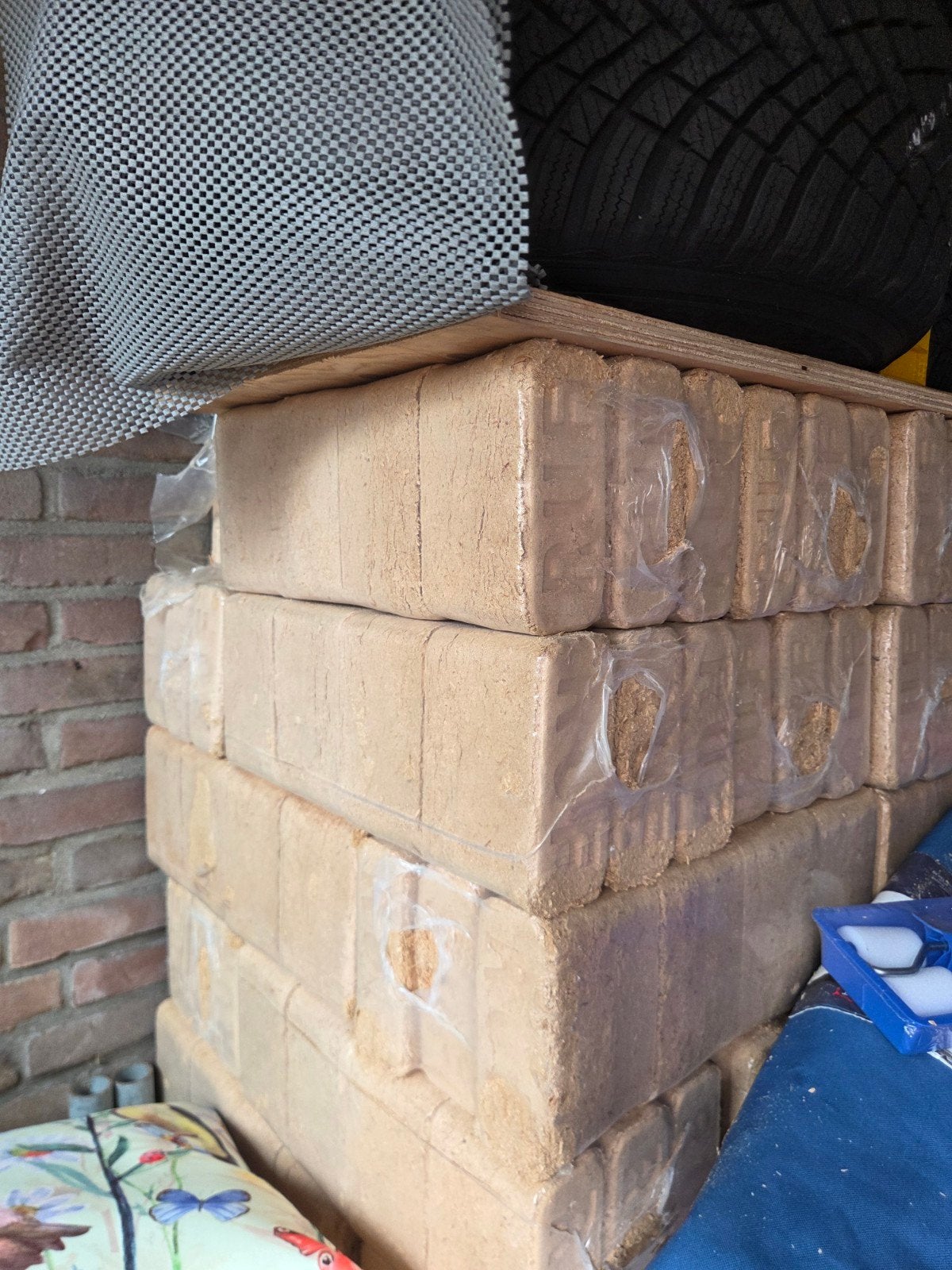 RUF Briketten - 600 kg stookhout, droog opgeslagen, Minder dan 3 m³, Ophalen, Overige houtsoorten, Blokken