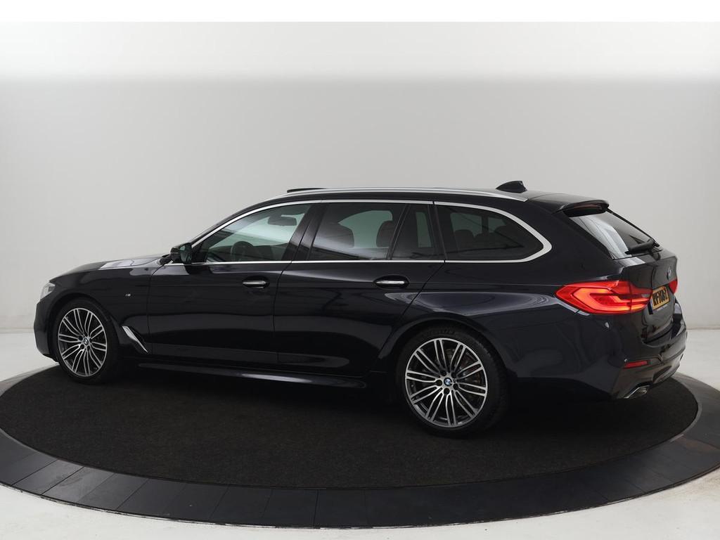 BMW 5-serie 520i M Sport | Panoramadak | Head-Up | 360 Camer, Auto's, BMW, Automaat, 1998 cc, Achterwielaandrijving, 4 cilinders