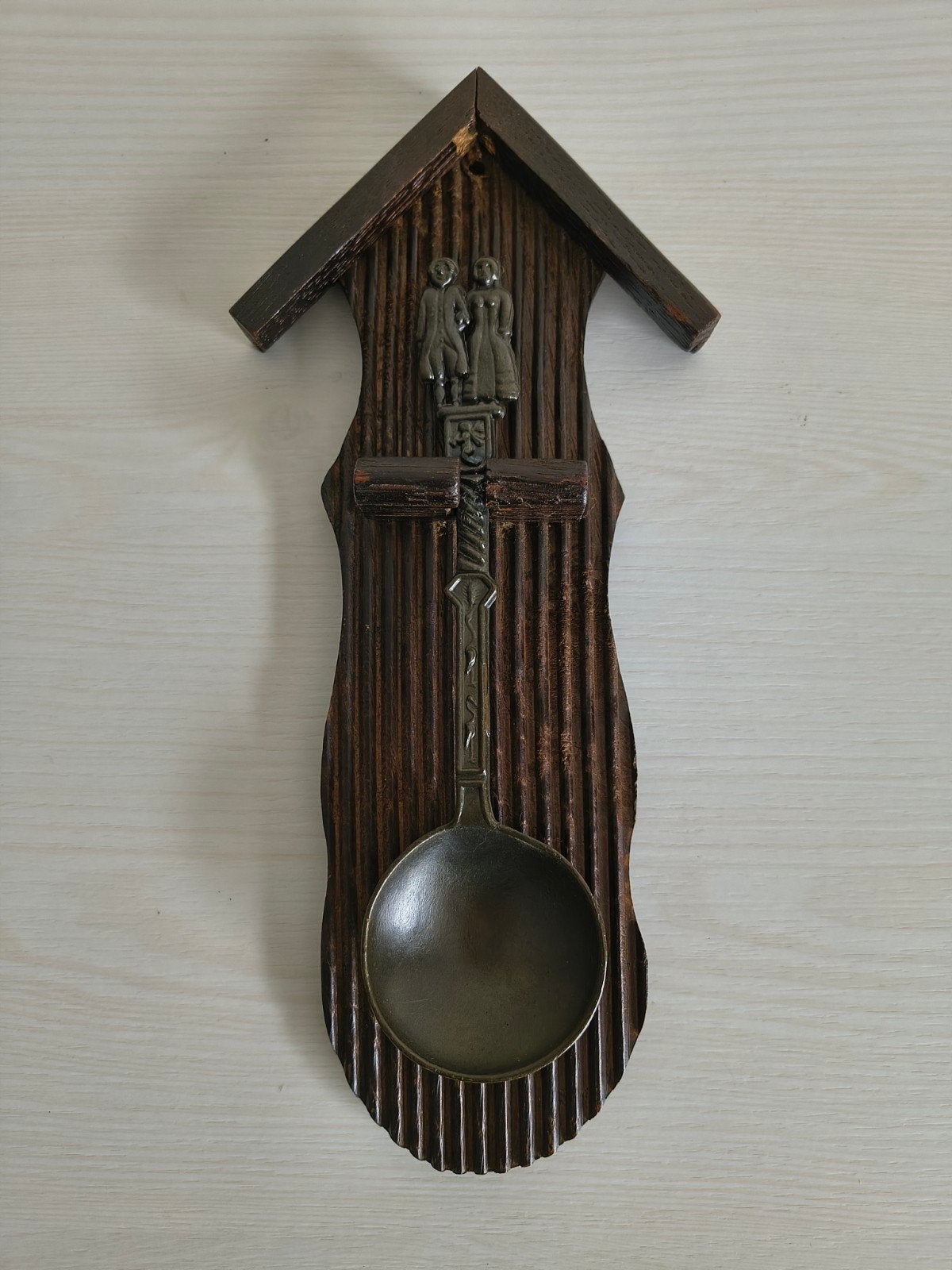 Tinnen lepel in een wandrekje, Ophalen of Verzenden