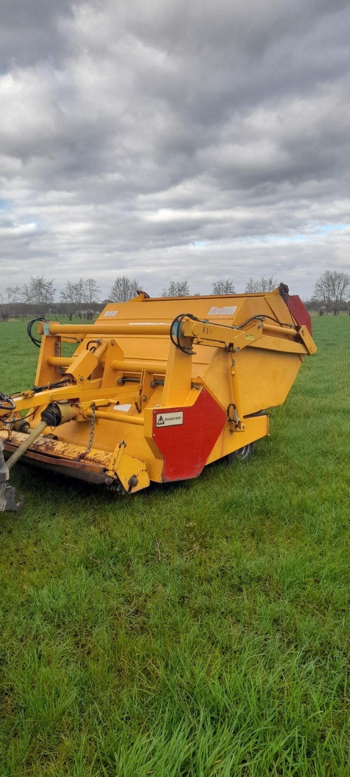 STH veegmachine voor gras en blad, Zakelijke goederen, Ophalen of Verzenden, Maaier