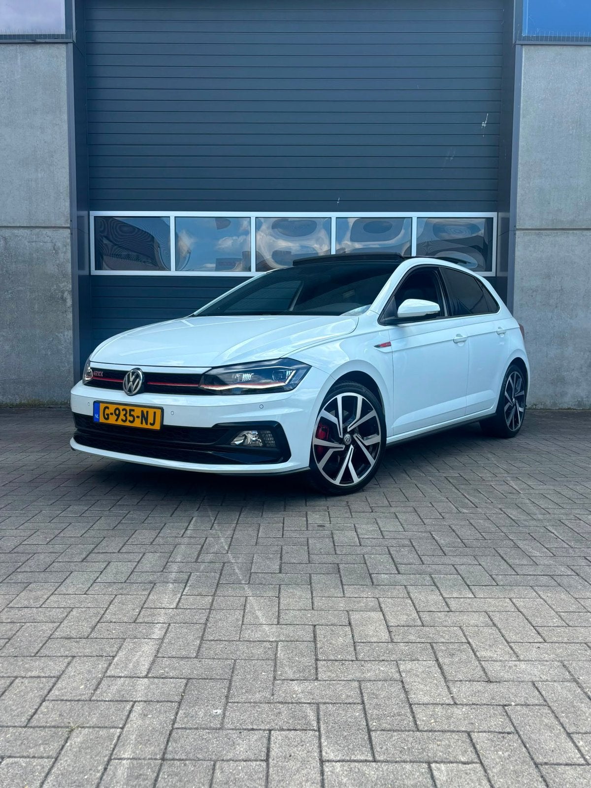 Volkswagen Polo 2.0 TSI 200pk 6-DSG 2019 Wit PANO|CAMERA|NAP, Auto's, Zwart, 4 cilinders, 1984 cc, Wit
