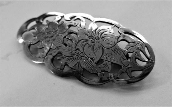 Ovale zilveren broche met bloemen, 900 B (7168-3000), Sieraden, Tassen en Uiterlijk, Broches, Ophalen, Zo goed als nieuw, Zilver