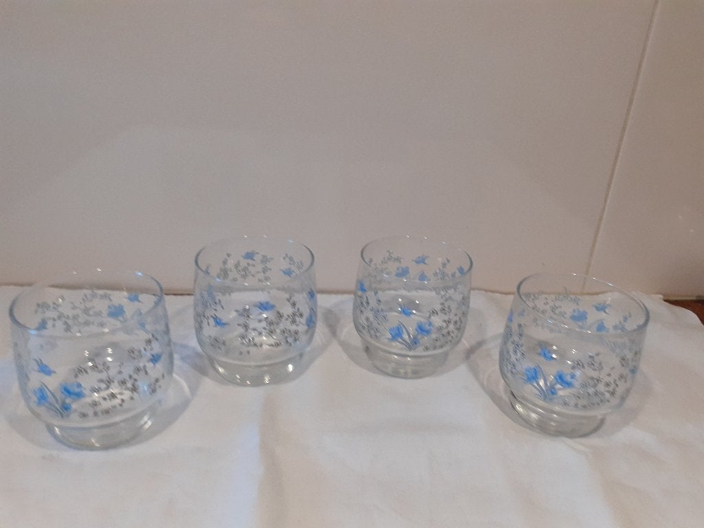 Vintage Luminarc sapglaasjes blauwe bloempjes *eureka*, Ophalen of Verzenden, Zo goed als nieuw, Waterglas