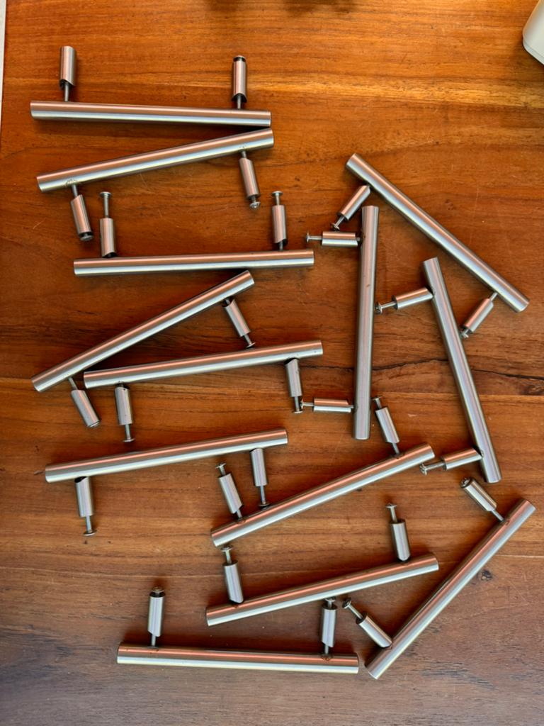 13 metalen design handvatten van Siematic, Huis en Inrichting, Ophalen of Verzenden, Zo goed als nieuw, Minder dan 50 cm, Minder dan 100 cm