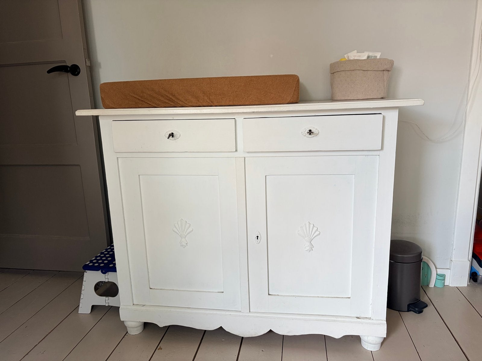 Witte commode met lades en deuren, Ophalen, Gebruikt, 50 tot 70 cm, 100 cm of meer