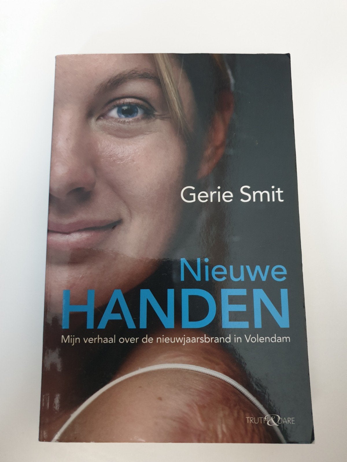 Nieuwe Handen  Gerie Smit (Mijn verhaal over de nieuwjaarsbr, Boeken, Ophalen of Verzenden, Gelezen, Gerie Smit