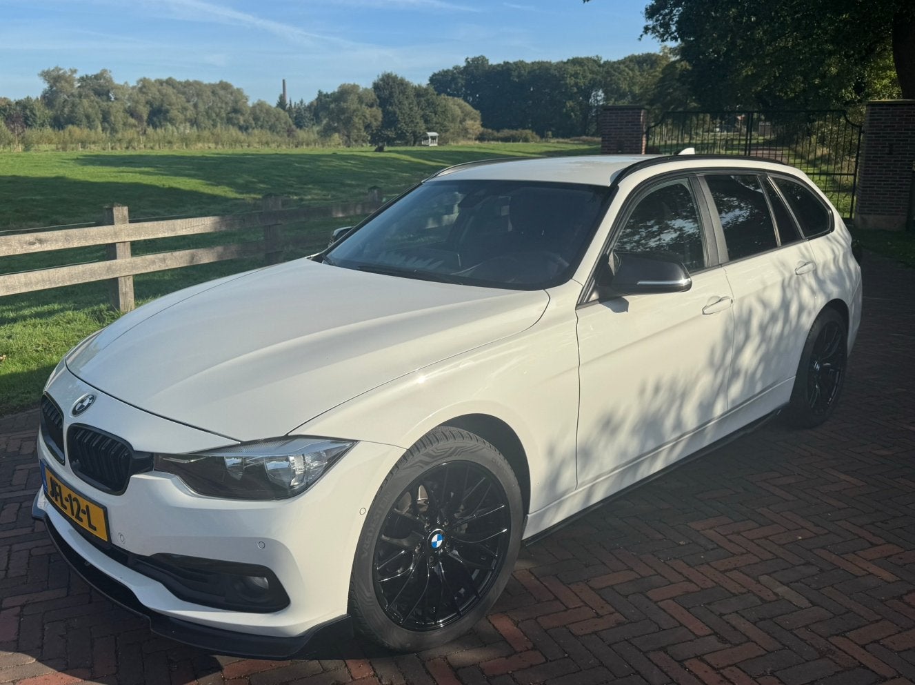 BMW 3-Serie 2.0 316D Touring 2016 Wit, Auto's, 745 kg, 1995 cc, Wit, 115 pk