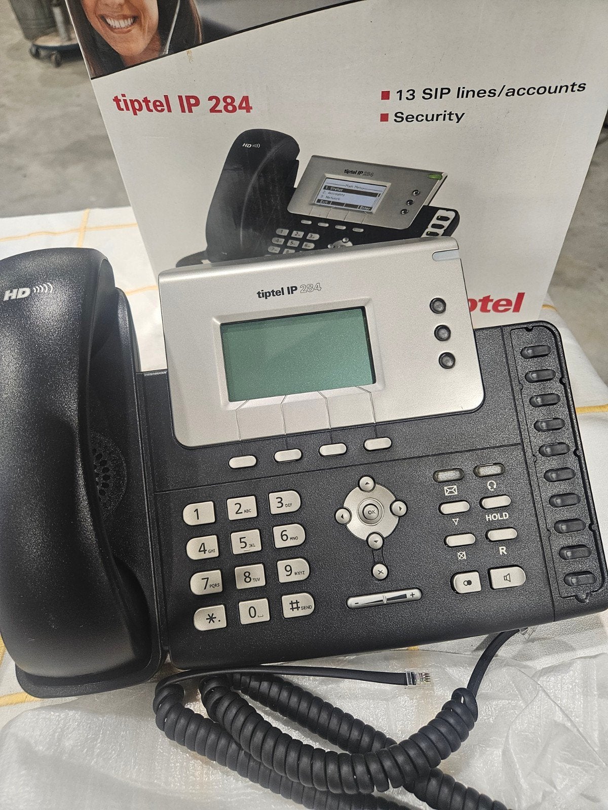 Tiptel IP 284 en 2 x IP 230 VoIP telefoon - Zo goed als nieu, Ophalen of Verzenden, Zo goed als nieuw, 3 handsets