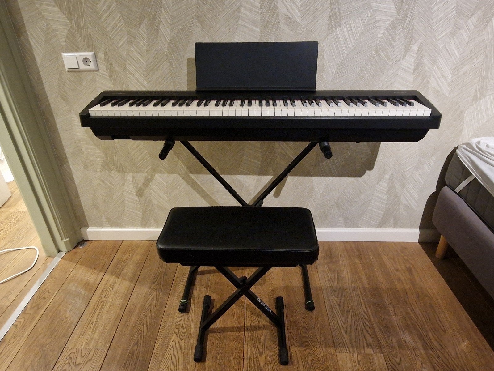Roland FP-30 Digitale Piano met standaard en kruk, Ophalen, Zwart, Digitaal, Zo goed als nieuw