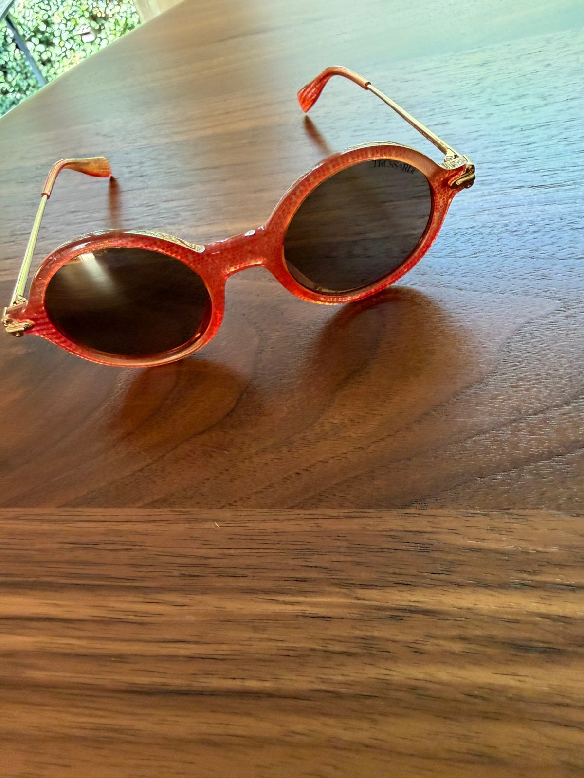 Trussardi zonnebril, dames., Ophalen of Verzenden, Zo goed als nieuw, Rood, Overige merken
