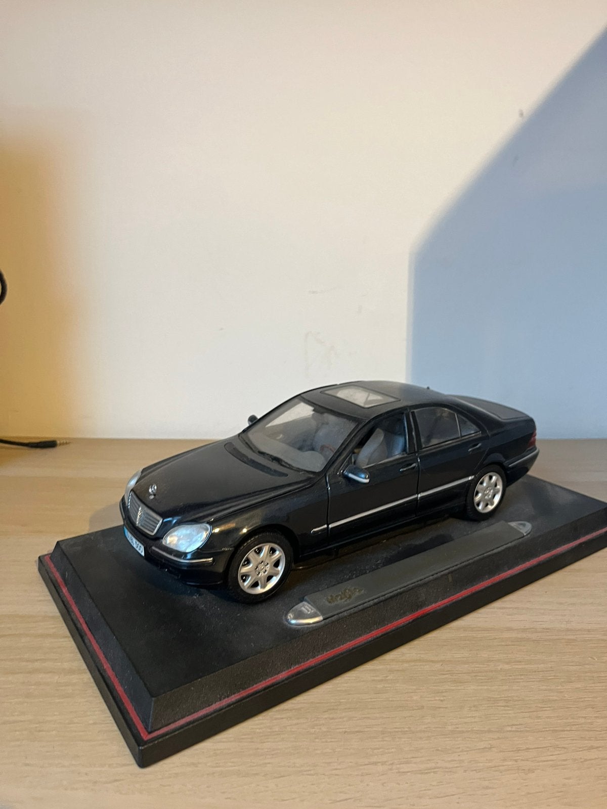 Partij Modelauto’s 1:18 maisto Mercedes, Hobby en Vrije tijd, Modelauto's | 1:18, Ophalen, Zo goed als nieuw, Maisto